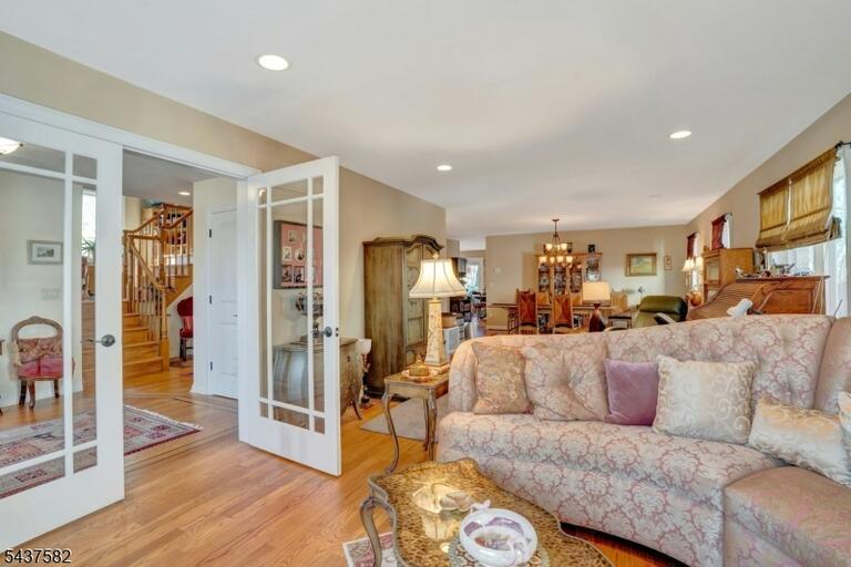 Property listing MLS 4048132 photo 7