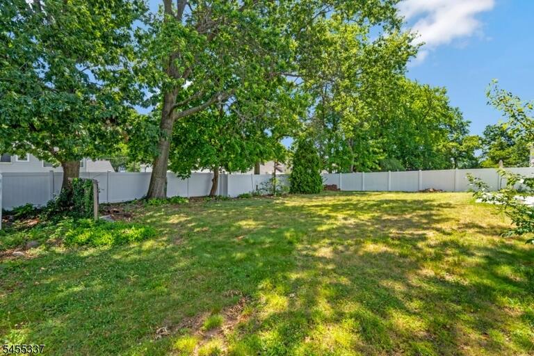 Property listing MLS 4048139 photo 25