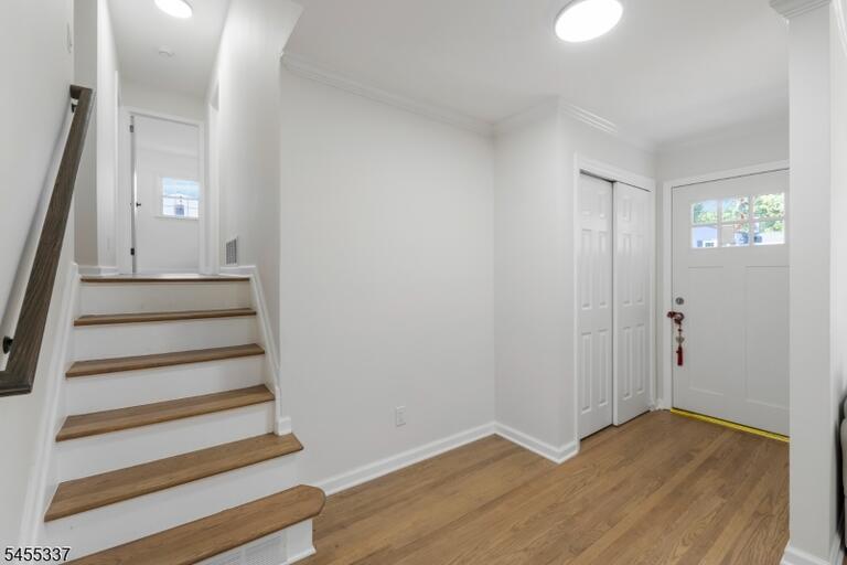 Property listing MLS 4048139 photo 3