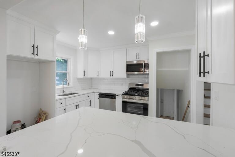 Property listing MLS 4048139 photo 9