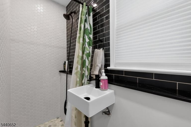 Property listing MLS 4048140 photo 22