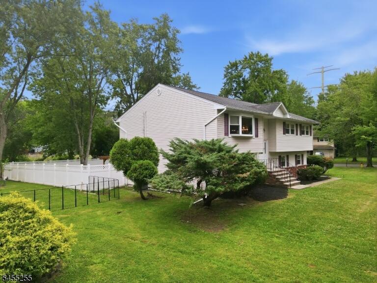 Property listing MLS 4048140 photo 33