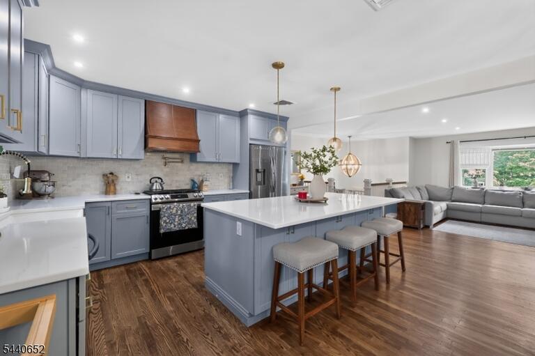 Property listing MLS 4048140 photo 7