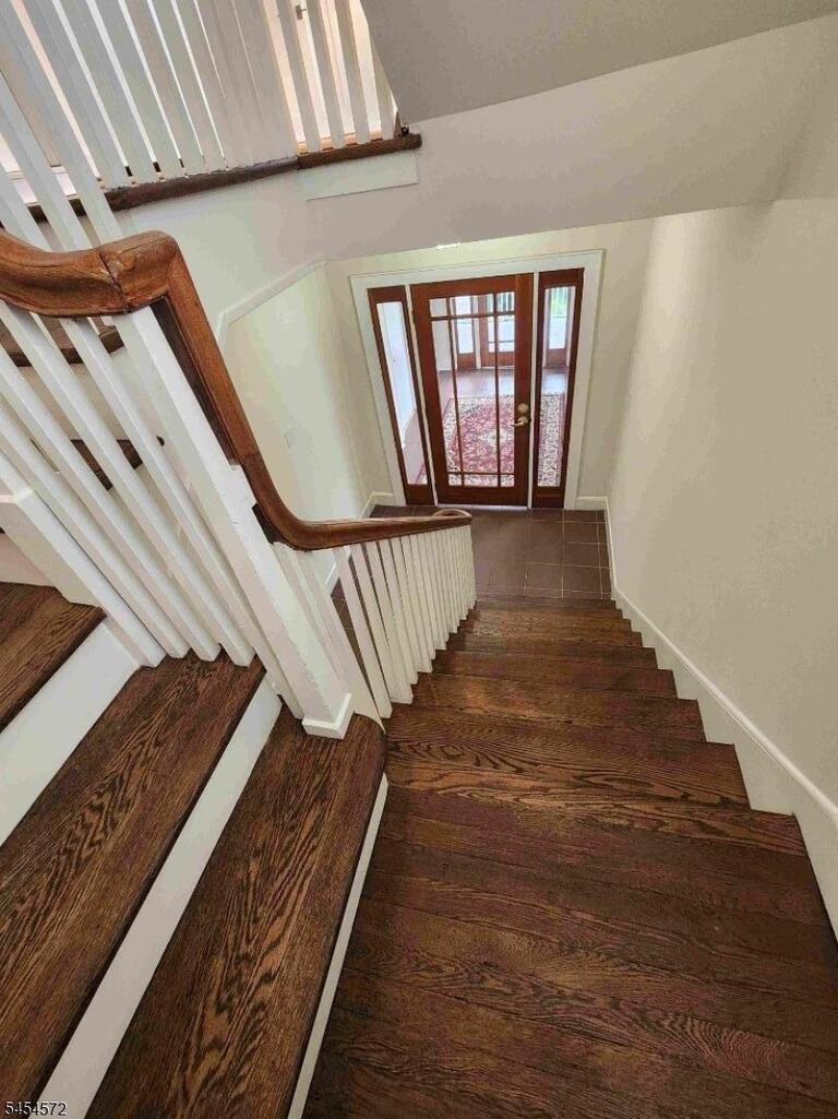 Property listing MLS 4048142 photo 3