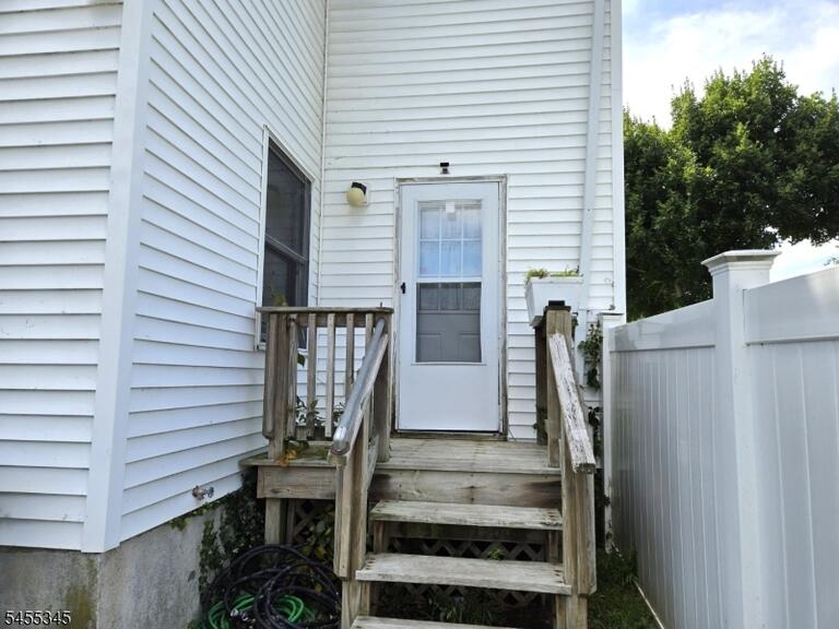 Property listing MLS 4048144 photo 14