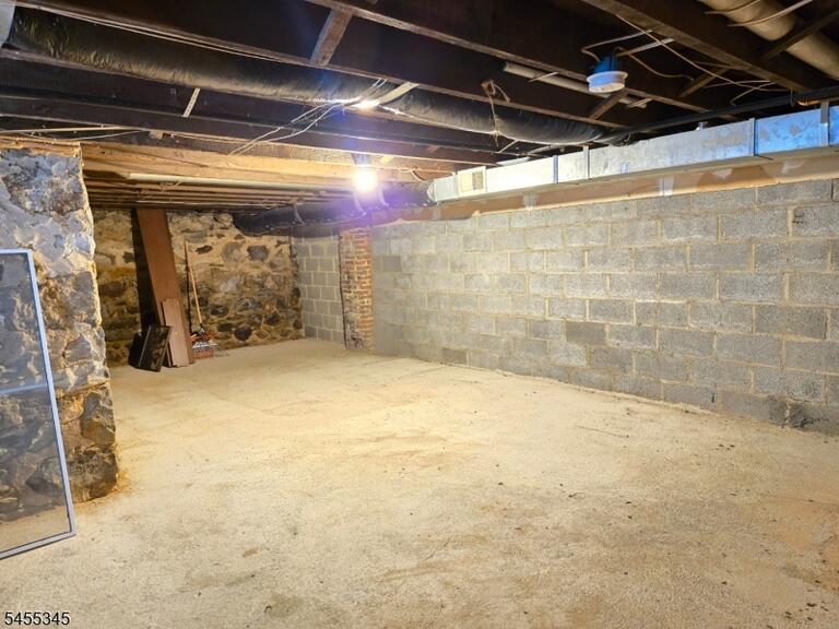 Property listing MLS 4048144 photo 25