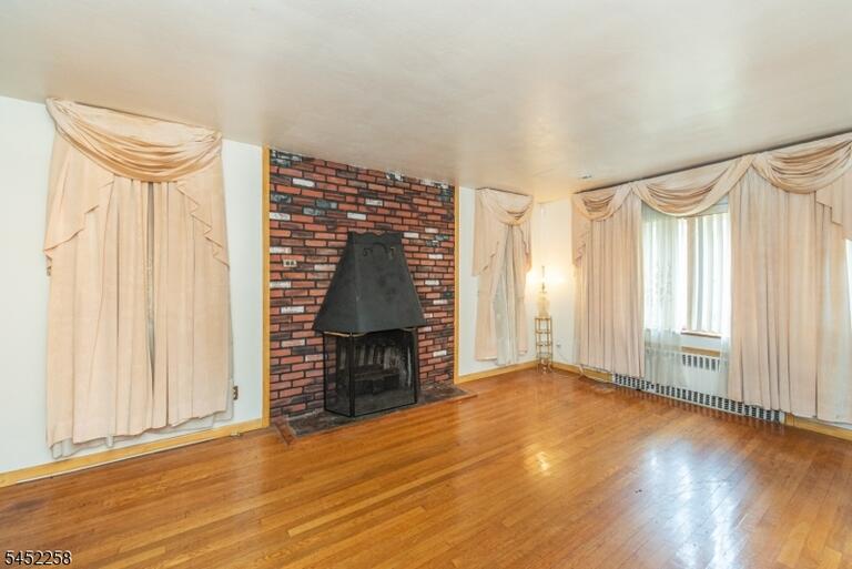 Property listing MLS 4048146 photo 4