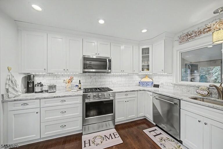 Property listing MLS 4048153 photo 23