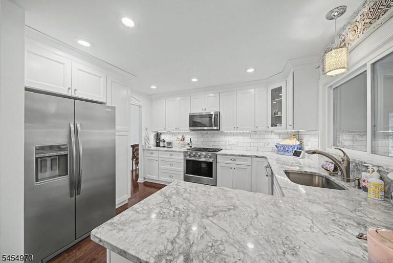 Property listing MLS 4048153 photo 27