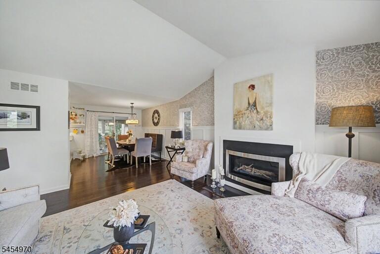 Property listing MLS 4048153 photo 33
