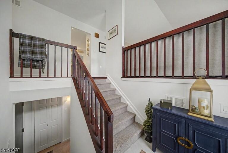 Property listing MLS 4048153 photo 5