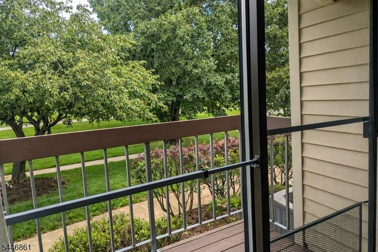 Property listing MLS 4048157 photo 6