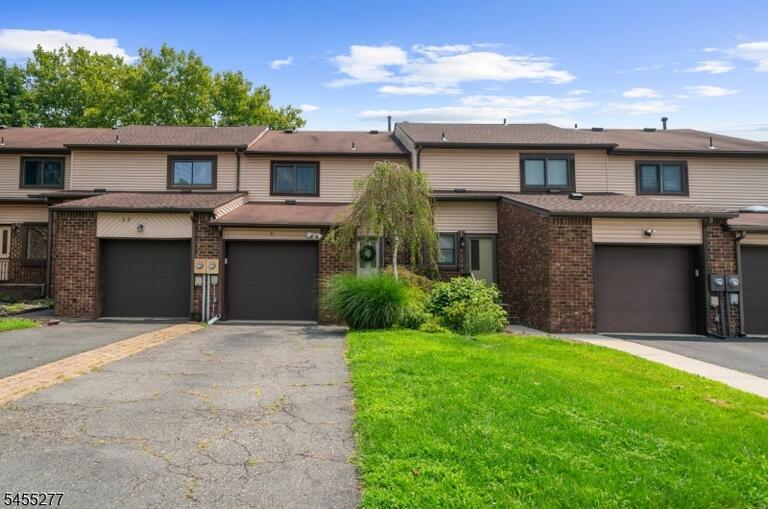 Property listing MLS 4048158 photo 1