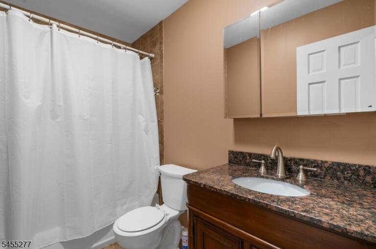 Property listing MLS 4048158 photo 19