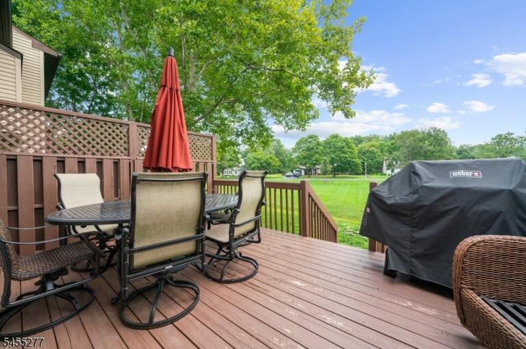 Property listing MLS 4048158 photo 27