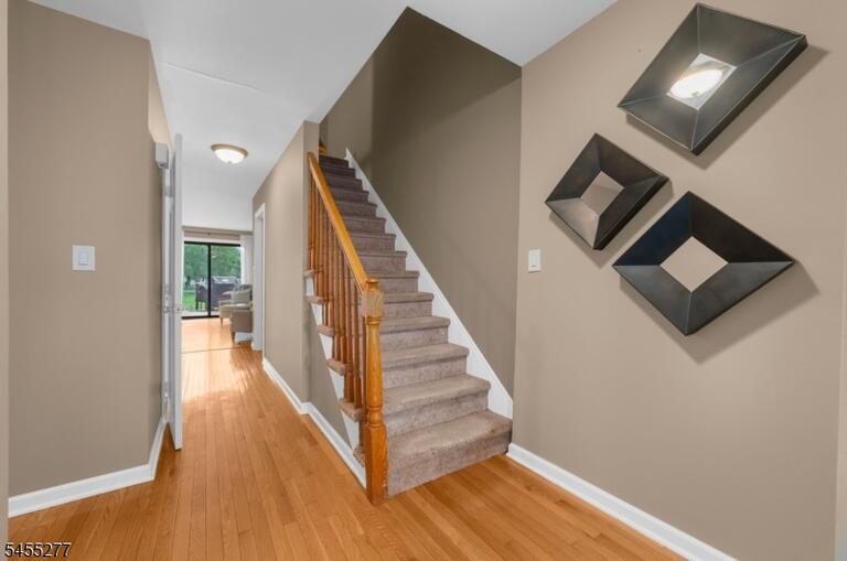 Property listing MLS 4048158 photo 3