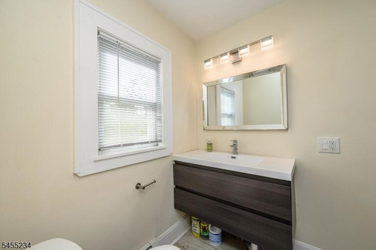 Property listing MLS 4048162 photo 22