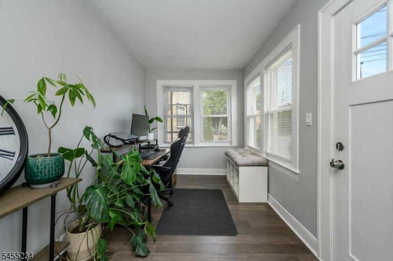Property listing MLS 4048162 photo 4