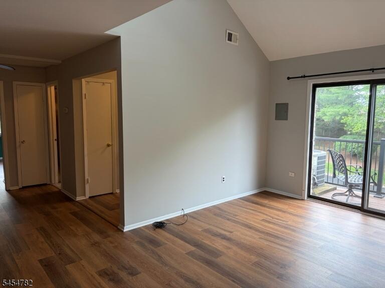 Property listing MLS 4048164 photo 1