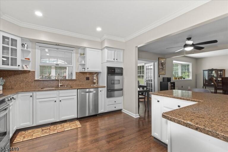 Property listing MLS 4048165 photo 10