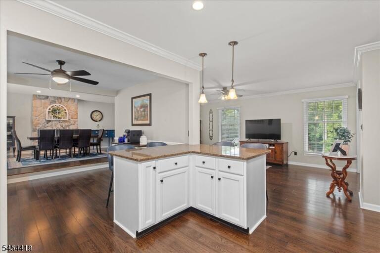 Property listing MLS 4048165 photo 11