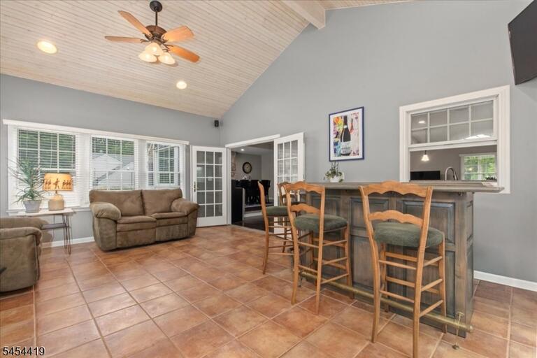 Property listing MLS 4048165 photo 20