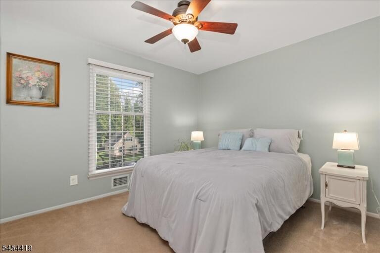 Property listing MLS 4048165 photo 25