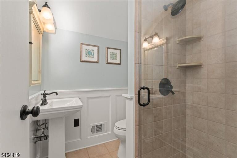 Property listing MLS 4048165 photo 32