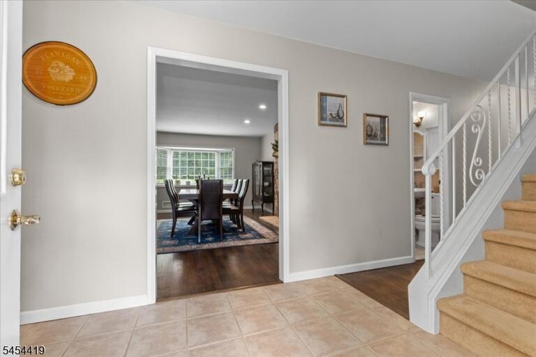 Property listing MLS 4048165 photo 5