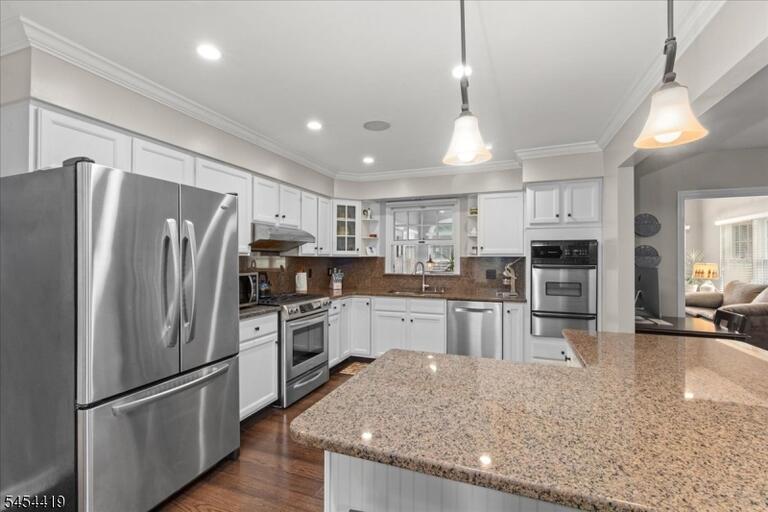 Property listing MLS 4048165 photo 9