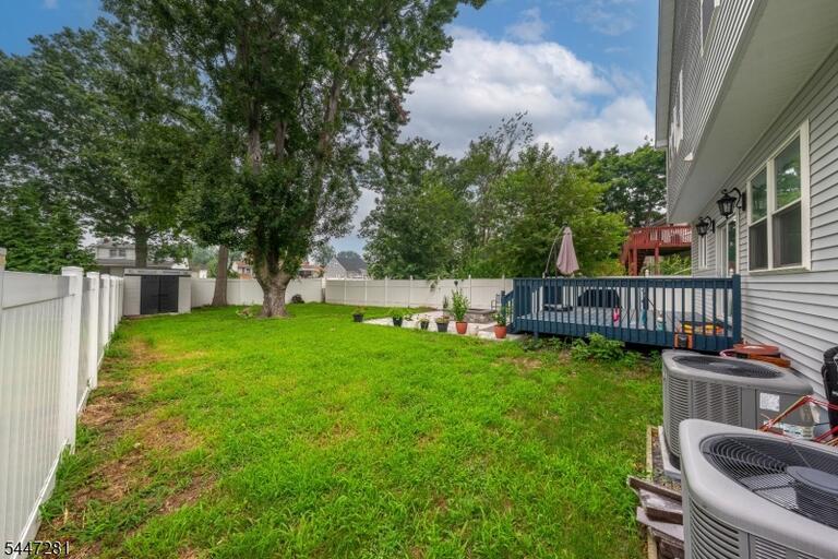 Property listing MLS 4048182 photo 28