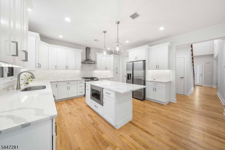Property listing MLS 4048182 photo 7
