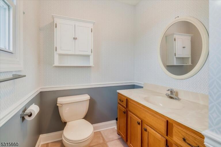 Property listing MLS 4048188 photo 16