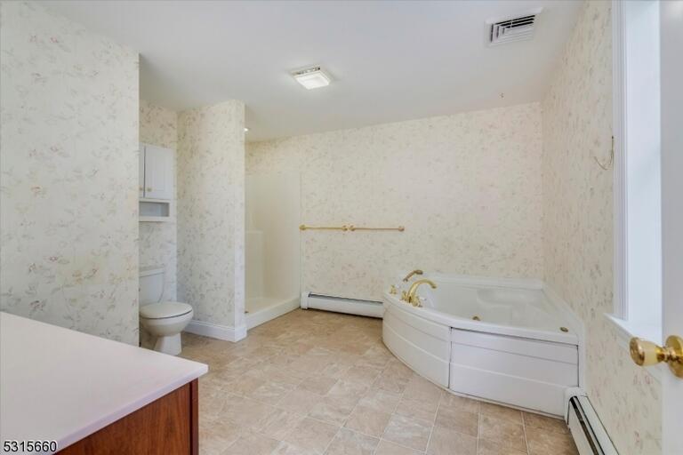 Property listing MLS 4048188 photo 26