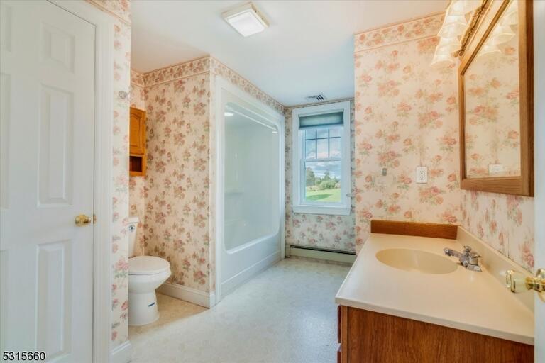 Property listing MLS 4048188 photo 28