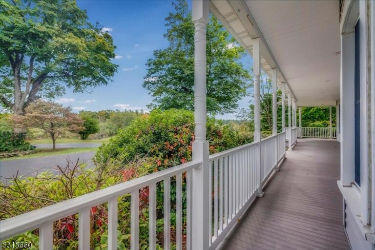 Property listing MLS 4048188 photo 5