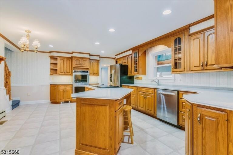 Property listing MLS 4048188 photo 9