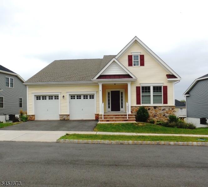 Property listing MLS 4048198 photo 1