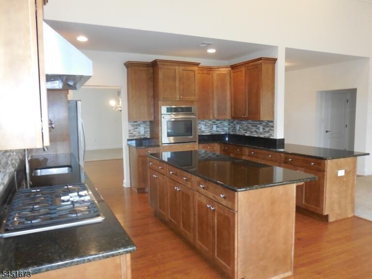 Property listing MLS 4048198 photo 7