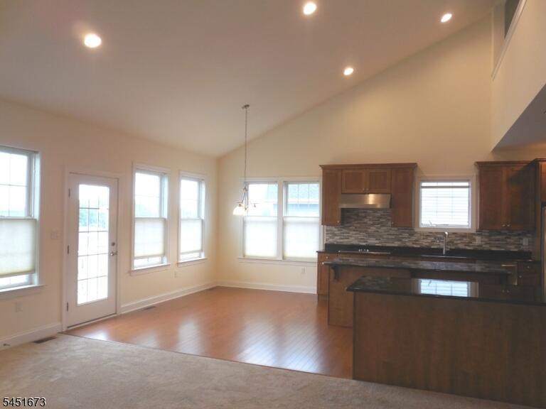 Property listing MLS 4048198 photo 8