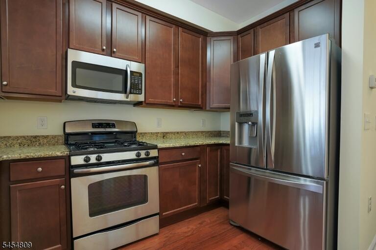 Property listing MLS 4048212 photo 14