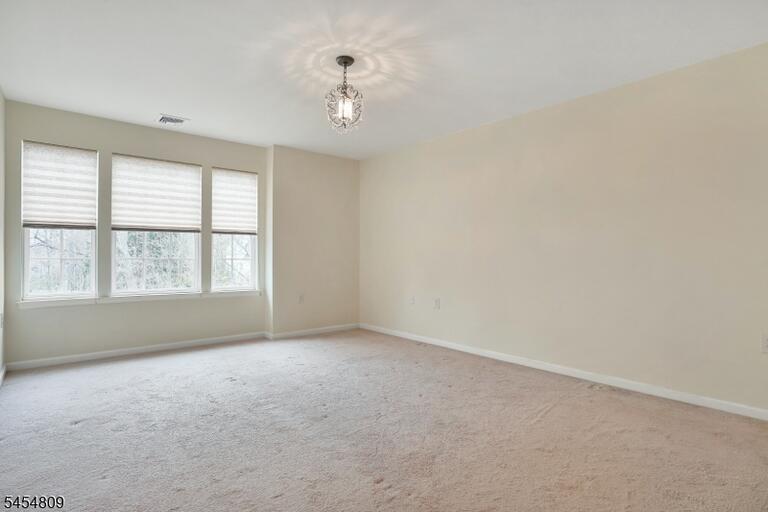 Property listing MLS 4048212 photo 15