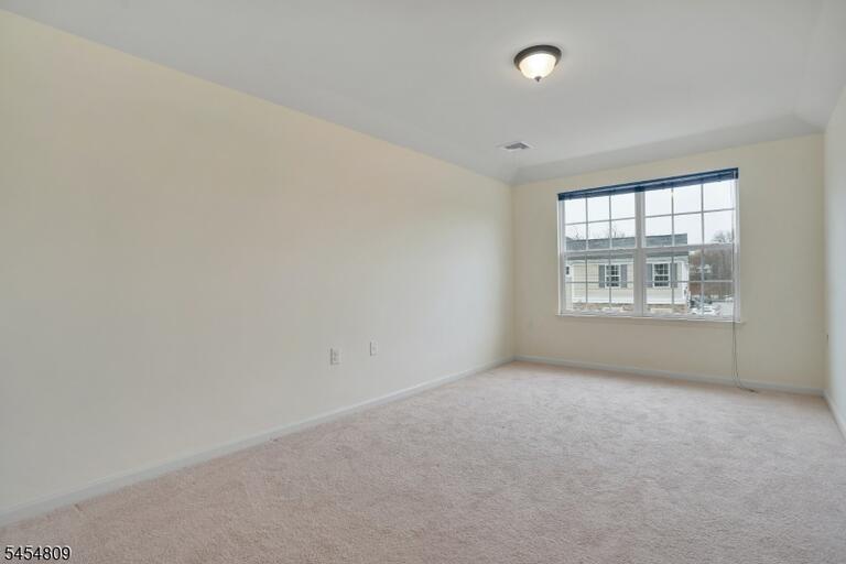 Property listing MLS 4048212 photo 17