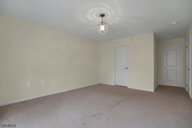 Property listing MLS 4048212 photo 18