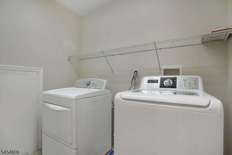Property listing MLS 4048212 photo 23