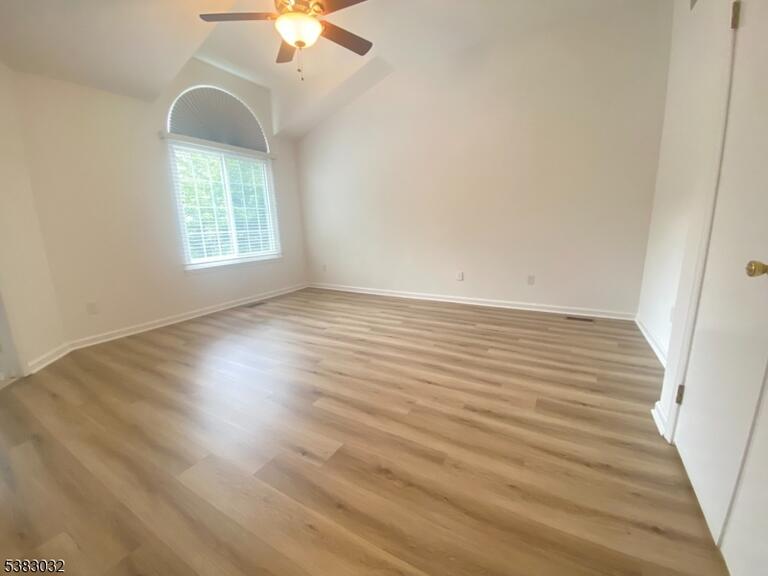Property listing MLS 4048226 photo 14