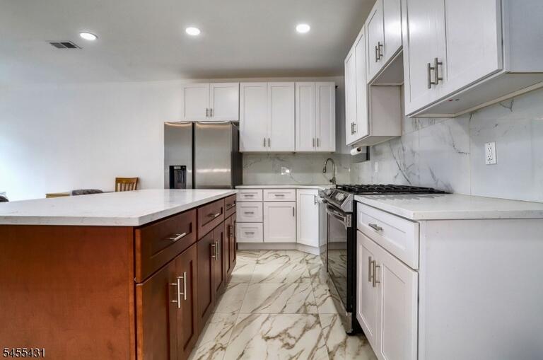 Property listing MLS 4048233 photo 7