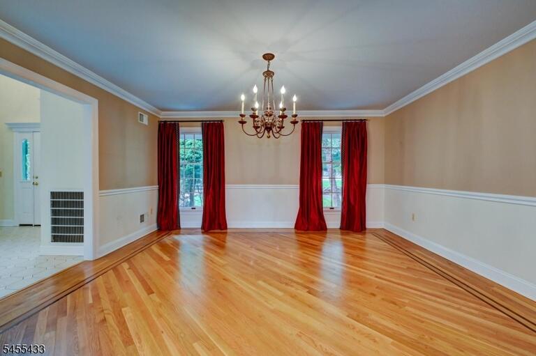 Property listing MLS 4048240 photo 10