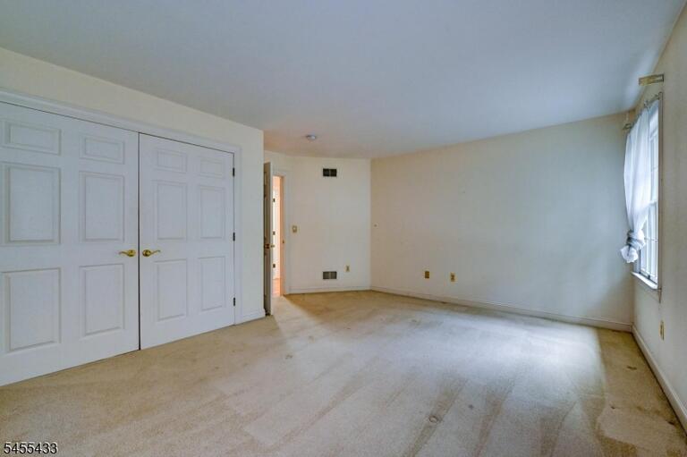 Property listing MLS 4048240 photo 35