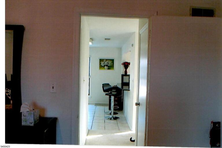 Property listing MLS 4048252 photo 14